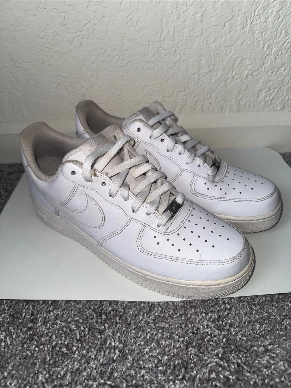 Men Air Force 1 White Shoes Size 9.5